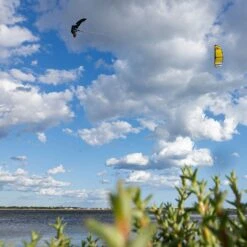 Ozone Edge V12 Freeride / Big Air / Race Kite Discounts Apply ! -Roxy Store ozone edge v12 action 5